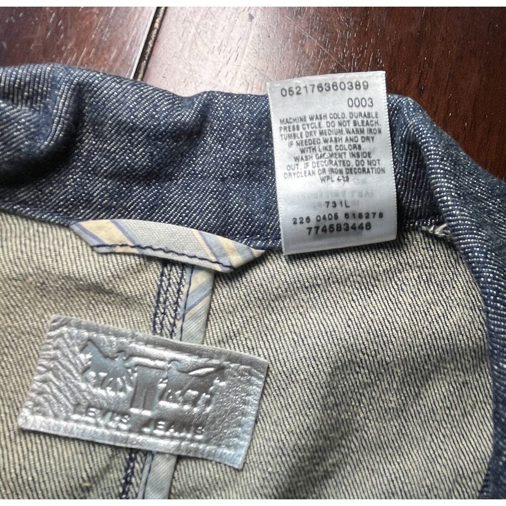 Womens Levi's Jeans Silver Label Denim Jacket With Silver Floral Buttons Sz S - Picture 4 of 11